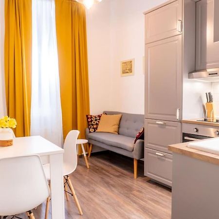 Central And Comfy 2Bdr Apartment Near Parliament Belgrade Exterior photo
